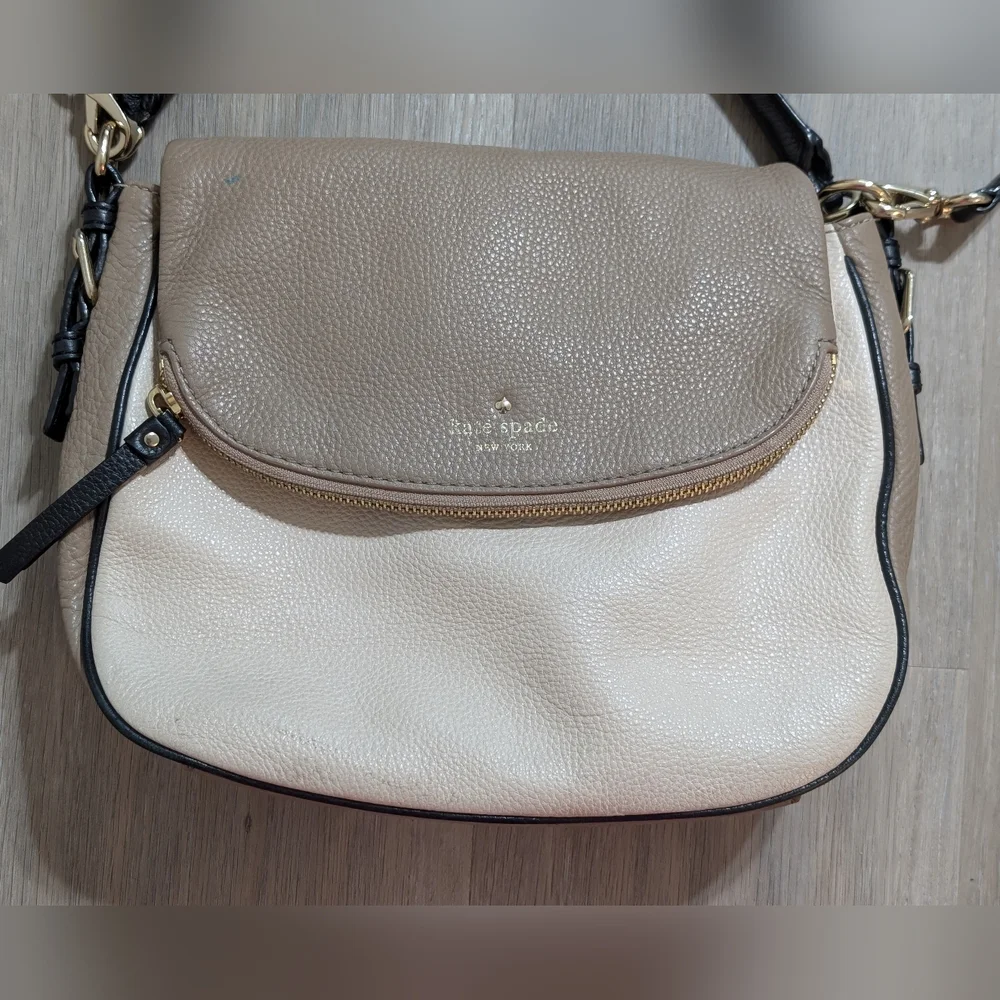 Kate Spade Cream and Black Crossbody Bag - Preloved - Picture 2 of 16